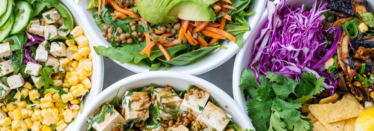 Quítale los aburrido a las ensaladas con estas recetas