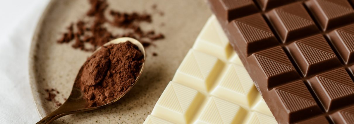 La historia detrás del chocolate de tus chocolates favoritos