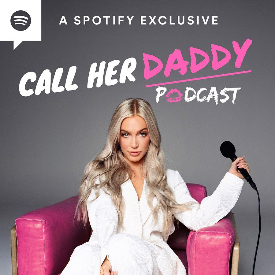 Alex Cooper del podcast "Call her Daddy"