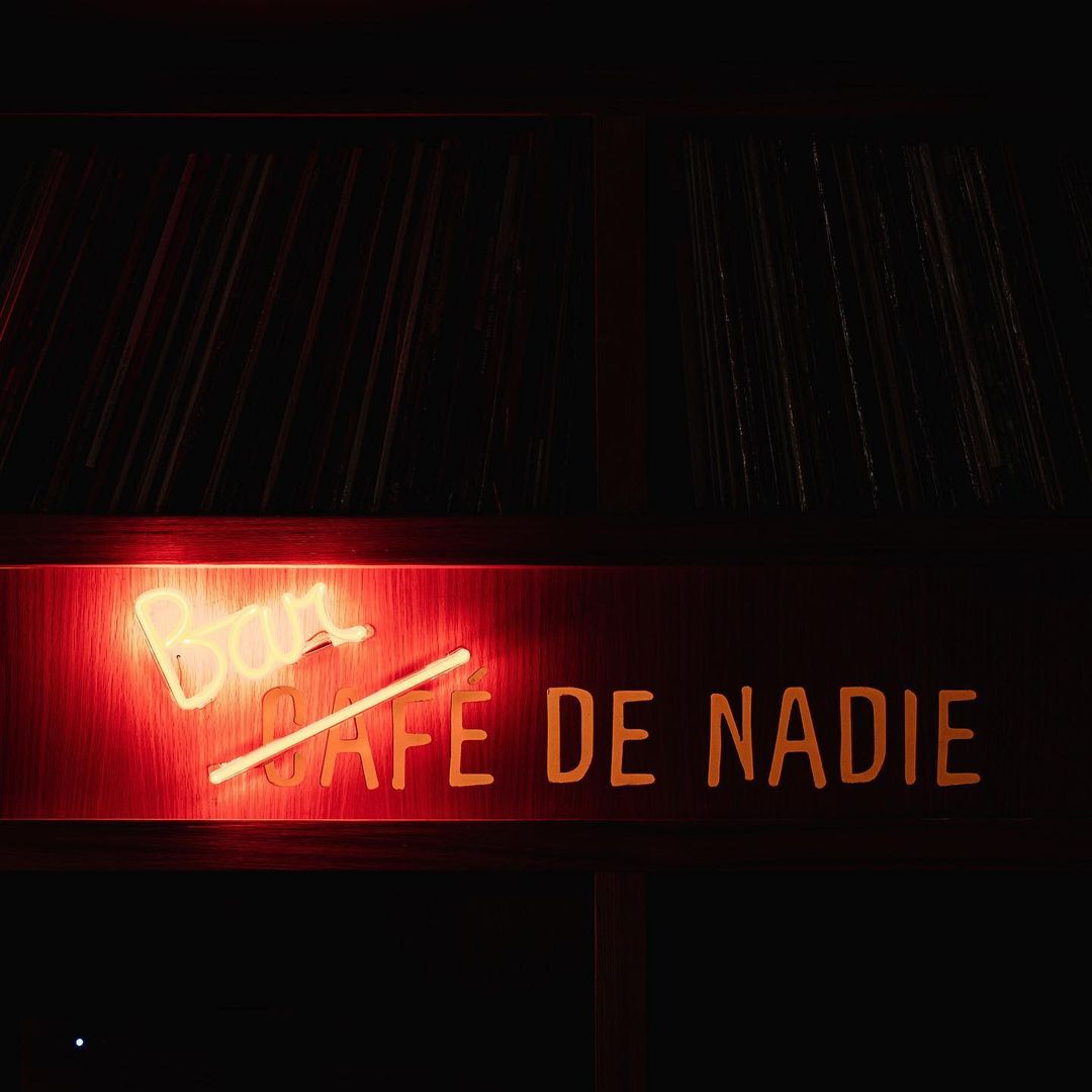 Café de Nadie: Música, gastronomía y mixología