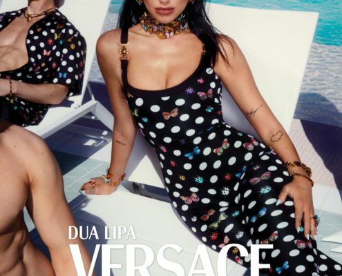 Dua Lipa colabora con Versace para crear "La Vacanza"