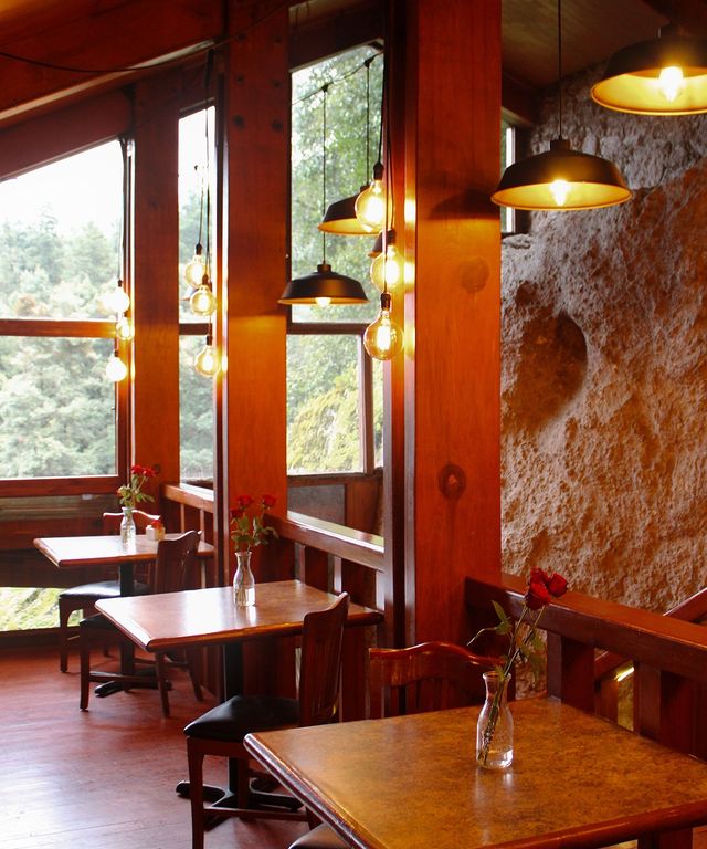 Conoce uno de los restaurantes más increíbles: La Montaña